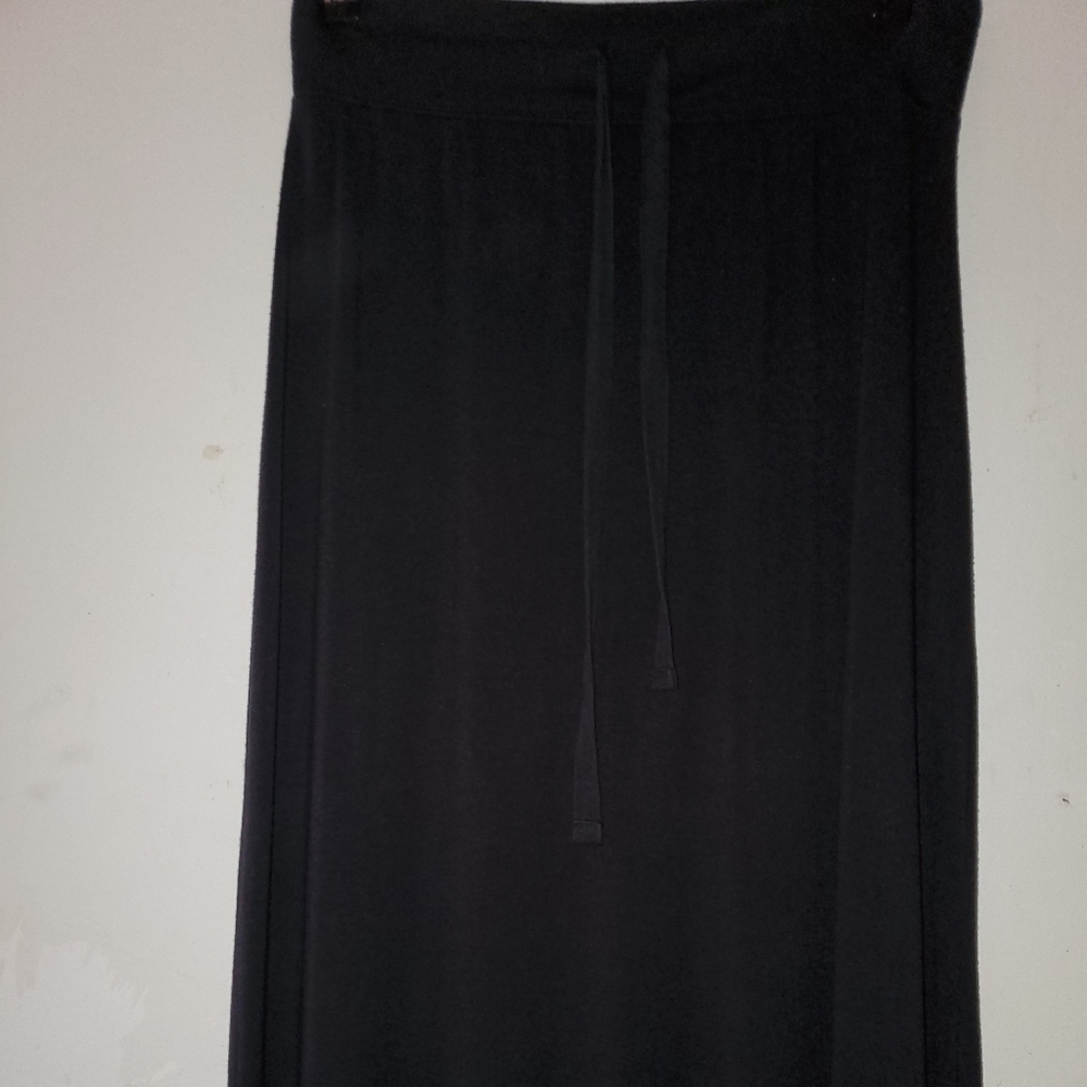 Caslon small size 37.5inches long black skirt